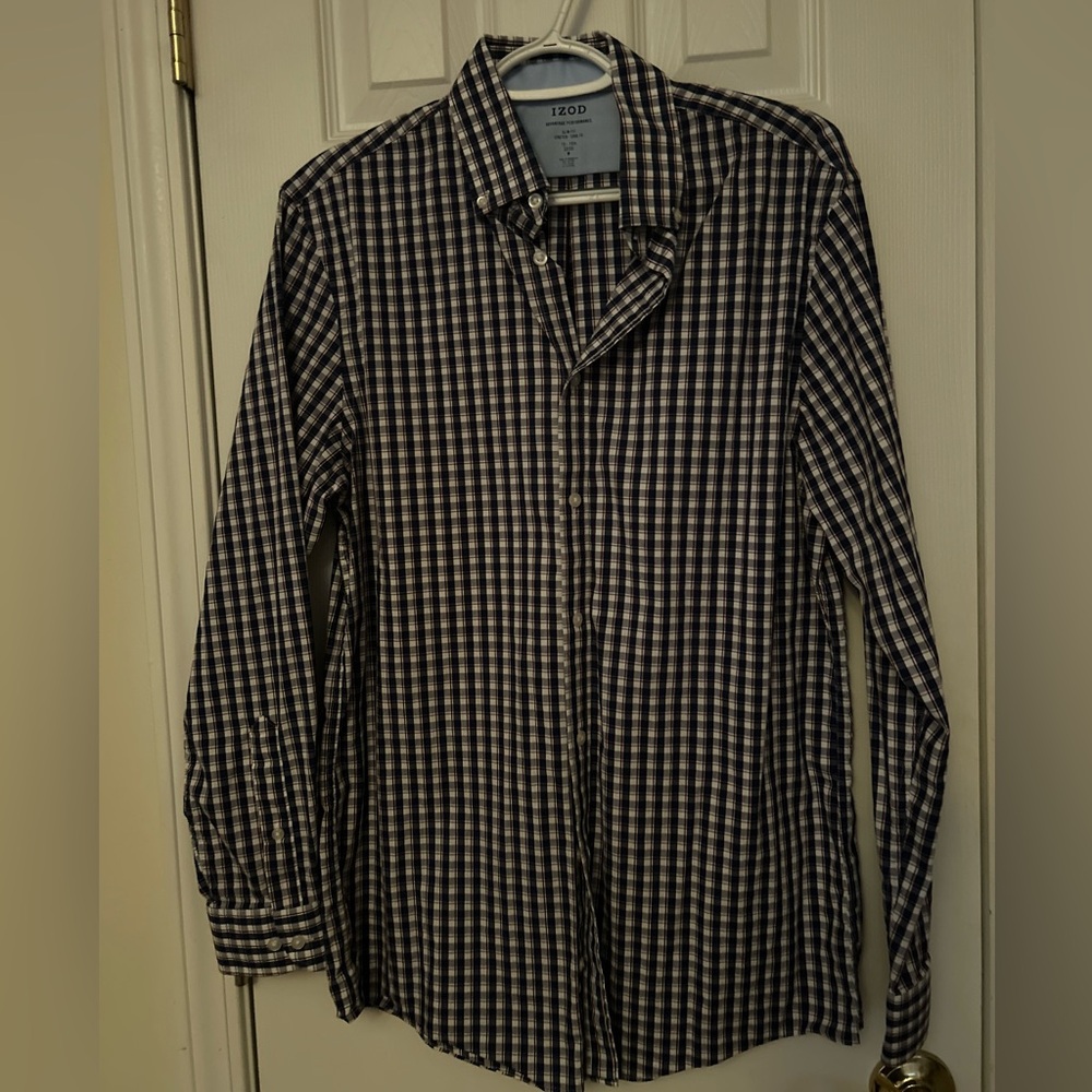 Izod Advantage Performance Shirt Sz. M slim fit.